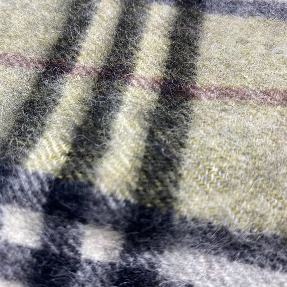 Antonio Ricci Couture Woolen Plaid Fringe Scarf - Picture 9 of 9